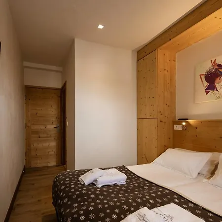 4 Pieces Pour 6 Personnes, 4*, Exposition Sud-ouest, Valloire, Proche Telecabine Et Commerces - Fr-1-263-362 Valloire